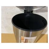 Better Homes & Gardens 10.5 Gallon Trash Can