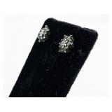 Bangkok Ratnaraj Jewelers Peridot 7 Diamond Flower sterling Silver Stud Earrings .