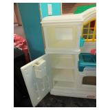 LITTLE TIKES COUNTRY KITCHEN