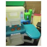LITTLE TIKES COUNTRY KITCHEN
