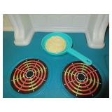 LITTLE TIKES COUNTRY KITCHEN