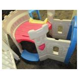 LITTLE TIKES CLIMB & SLIDE CASTLE