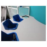 8 TODDLER FEEDING TABLE