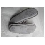 Pair of Gray Soma XLarge 9-10 Slippers with Faux Fur Trim