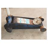 Max Jax 2.5 Ton Floor Jack