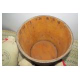 Wood barrel with stuffed chicken, p...