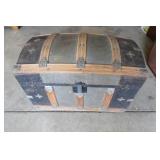 Round top steamer trunk, no drawer...