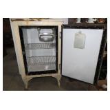 General Electric refrigerator, has ...