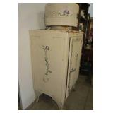 General Electric refrigerator, has ...