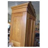 Wardrobe/cabinet with shelves, appr...