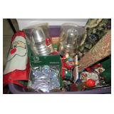 Assorted Christmas items - rug, tre...