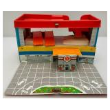 1968 Hot Wheels Talking Service Center (Vioce Box Bad) & 1967 Matchbox N0.8 Collector