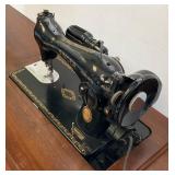 1948 SINGER Sewing Machine In Cabinet Made In The Elizabethport, New Jersey USA Factory (With Extras)