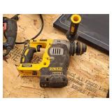 DeWalt® 1" Hammer Drill DCH273 (for parts or repair)