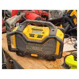 DeWalt® 20V Max Lithium Ion Radio/Charger DCR025