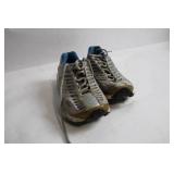 Pair of Used SL Brand Athletic Running Shoes - Size 7.5 US