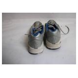 Pair of Used SL Brand Athletic Running Shoes - Size 7.5 US