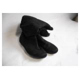 Black Winter Boots with Fur Trim Size 8