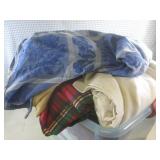 (EW5) Tote Full of Assorted Tablecl...