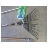 (BR2) Swiffer Mop, Yard Rake and Mo...