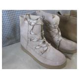 (A-3) 3 Pairs of Women