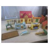 (A-1) Assorted Vintage Play Buildin...