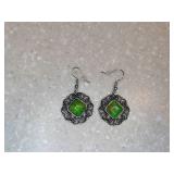 New Necklace With Pierced Earrings Green Stone Silvery *P