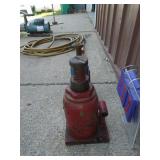 Qty of 2 hydraulic jacks for parts or repair. As shown.