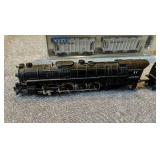 Bachmann N Scale AT & Santa Fe Locomotive and KATO AC & F 70t Closed Side Covered Hopper set (2)