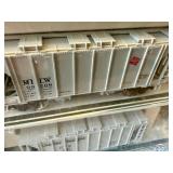 Bachmann N Scale AT & Santa Fe Locomotive and KATO AC & F 70t Closed Side Covered Hopper set (2)