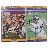 BIG LOT OF 32 SIGNED FOOTBALL CARDS