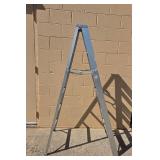 Set of Step Ladder and Aluminum Folding Ladder