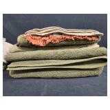 Set of Mixed Color Towels