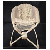 Fisher-Price Rocking Baby Seat with Leaf Pattern