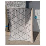 GERTMENIAN RAVENNA COLLECTION PIERCE IVORY RUG  (5FT 3IN x 7FT)