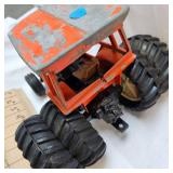 Allis-Chalmers 8050 Tractor by Ertl 1982-1985