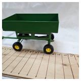 Ertl Johne Deere Gravity Wagon in as new condition