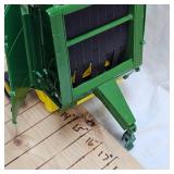 ERTL John Deere 567 Hay Baler