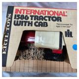 Ertl 1856 International w/cab, as New in Box