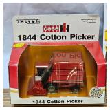 Ertl Case IH 1844 Cotton Picker and Mini Payloader, Mfg 1986