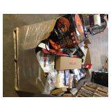 Gaylord of Assorted Small Housewares and General Merchandise Various Models and Conditions  Customer Returns See Pictures