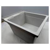 UTILITY SINK / TUB