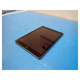 Apple iPad 5th Gen A1822 // 32GB of storage // WIFI Only // Includes Charging Cable