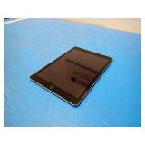 Apple iPad 5th Gen A1822 // 32GB of storage // WIFI Only // Includes Charging Cable