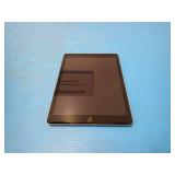 Apple iPad 5th Gen A1822 // 32GB of storage // WIFI Only // Includes Charging Cable