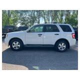 2011 FORD ESCAPE XLT *All wheel Drive w/ No Accidents*