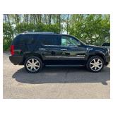 2007 CADILLAC ESCALADE w/ 6.2L Motor *All wheel Drive*