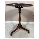 Charming Mahogany Parlor Table