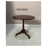 Charming Mahogany Parlor Table