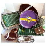 NFL Football Themed Party Serving Set with Minnesota Vikings Plate